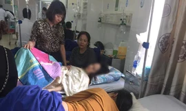 Các bệnh nhân đang được cấp cứu ở Bệnh viện