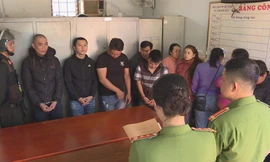 Nhóm đối tượng tại cơ quan Công an