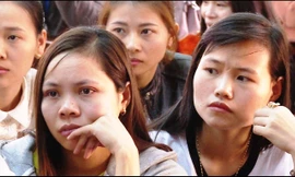 Hàng trăm giáo viên huyện Krông Pắk đứng trước nguy cơ bị mất việc