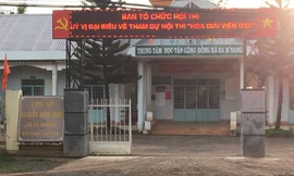 Nơi làm việc của ông Hoa