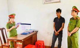 Gã thanh niên đồi bại Y Boi Kbuôr tại cơ quan điều tra