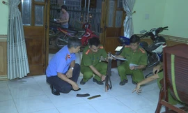 Kẻ bắn vợ hờ rồi tự sát bất thành đã ôm con trai trốn viện