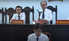 Thẩm phán từng mua dâm ngồi xử vụ án hiếp dâm