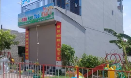Cơ sở mầm non Tuổi Thơ bị đóng của, tạm đình chỉ để đợi giải quyết vụ việc - Ảnh: Hoàng Long