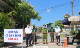 Thôn Nhật Tân bị phong toả từ ngày 26/8 do có người nhiễm COVID-19 lưu trú - Ảnh: Hoàng Long