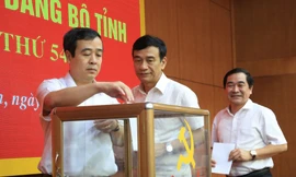 100% đại biểu bỏ phiếu nhất trí bầu ông Ngô Đông Hải làm Bí thư Tỉnh uỷ Thái Bình - Ảnh: Hoàng Long