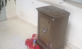 Vũ Thị Thìn lấy trộm két sắt của nhà chị Mừng rồi đem giấu ở một địa điểm khác - Ảnh minh hoạ