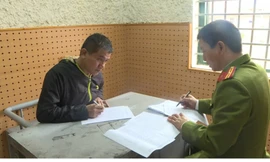 Chủ sới bạc Đỗ Hữu Du khai nhận hành vi tổ chức đánh bạc - Ảnh: Hoàng Long