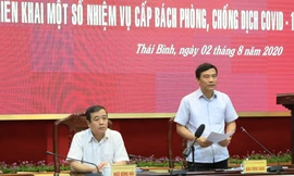 Ông Đặng Trọng Thăng, Phó Bí thư Tỉnh ủy, Trưởng ban Chỉ đạo tỉnh phòng, chống dịch COVID-19 phát biểu tại cuộc họp 
