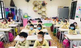 Học sinh Nam Định vẫn đi học bình thường từ ngày 17/2 - Ảnh: Hoàng Long