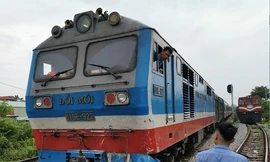 Vụ tai nạn khiến tàu SE7 bị hư hỏng, phải xin cứu viện nên chậm lịch trình 100 phút - Ảnh: Hoàng Long