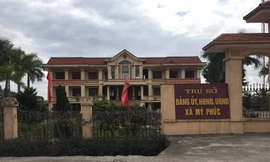 $ cựu cán bộ của UBND xã Mỹ Phúc bị bắt giam để điều tra về tội "Lạm quyền" - Ảnh: Hoàng Long