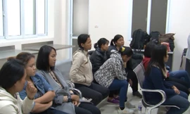 Các công dân Indonesia đang làm thủ tục trao trả về nước *ảnh: CB