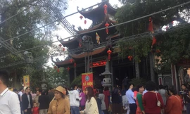 Chùa Thành, địa điểm tâm linh thu hút người dân đến hành lễ .Ảnh: Duy Chiến