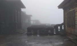 Nhiệt độ xuống 1 độ C, khiến khung cảnh ở Mẫu Sơn trở nên trầm mặc .Ảnh: H. Toàn 