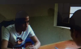 Đối tượng Trung (bìa trái) khai nhận hành vi tại công an huyện Lộc Bình. Ảnh: Duy Chiến