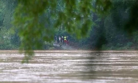 Sau hơn 2 ngày tìm kiếm, gia đình bà TRường thấy xác nạn nhân ở Nà Lốc, huyện Văn Quan .Ảnh: TL