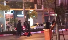 Hiện trường vụ việc, 1 thanh niên bị đâm chết tại chỗ. Ảnh TL