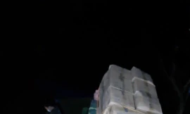 Lợi dụng đồi núi hiểm trở, đêm khuya, các đối tượng vận chuyển số lượng lớn gang tay y tế sang bên kia biên giới. Ảnh: Duy Chiến.