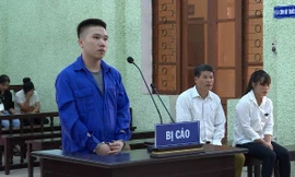 Bị cáo Dũng ra tòa lĩnh mức án nghiêm khắc .Ảnh: P.O