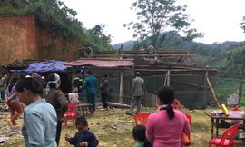 Lạng Sơn: Gần trăm nhà dân tốc mái do giông lốc