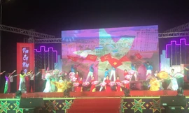 Nhiều ca khúc ca ngợi Đảng, đất nước đổi mới. Ảnh: Duy Chiến