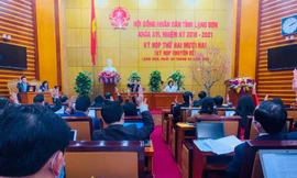 HĐND tỉnh Lạng Sơn biểu quyết thông qua miễn nhiệm chức vụ Phó chủ tịch UBND tỉnh và Ủy viên UBND tỉnh Lạng Sơn .Ảnh: Duy Chiến