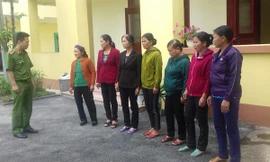 Nhóm bạc toàn người dân tộc thiểu số và là hàng xóm của nhau *ảnh: TL