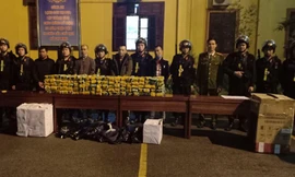 Tại nhà ở và "tổng kho" ma túy ở huyện Chương Mỹ, Hà Nội, lực lượng công an đã bắt giữ 3 đối tượng và 200 kg ma túy đá .Ảnh: Duy Chiến