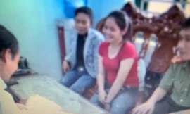 Hai thiếu nữ Campuchia sau khi được giải cứu .Ảnh: Duy Chiến