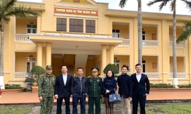 Các cán bộ, nhân viên VNA kết thúc thời gian cách ly theo dõi virus Covid-19 lên đường về với gia đình và công việc thường nhật. Ảnh: VNA.