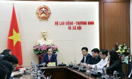 Bộ LĐ-TB&XH dừng các cuộc họp từ ngày 9/3 để phòng dịch Covid-19. Ảnh minh hoạ.