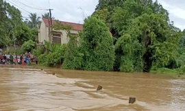 Nữ sinh lớp 9 bị lũ cuốn tử vong khi qua cầu tràn