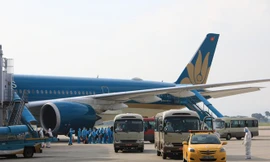 Khách nhập cảnh trên các đường bay quốc tế thường lệ nếu được khôi phục lại thời gian tới sẽ thực hiện các bước kiểm soát y tế đặc biệt.