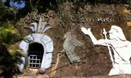 Đường vào hệ thống ngầm đặc biệt do chính tay ông Manuel Barrantes đào.