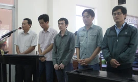 Các bị cáo tại phiên tòa (ảnh: Văn Tài).