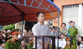 Bị cáo Khuyến tại toà