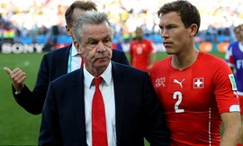 HLV Thụy Sĩ tuyên bố nghỉ hưu sau thất bại