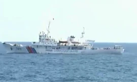 BIỂN ĐÔNG: Cận cảnh tàu Trung Quốc dàn trận vây ép tàu Việt Nam