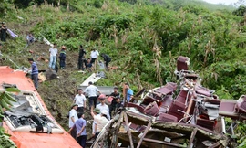 Vụ tai nạn xe khách ở Sapa-Lào Cai đã cướp đi sinh mạng của 14 người. Ảnh: TL.
