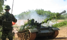 [CẬN CẢNH] Xe tăng bộ đội Việt Bắc ầm ầm xung trận