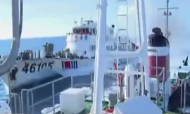 Tàu Trung Quốc cố đâm thủng tàu Cảnh sát biển Việt Nam