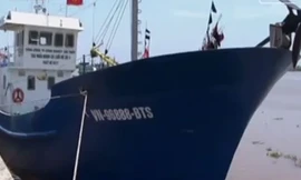 Hỗ trợ ngư dân đóng tàu vỏ thép ra khơi