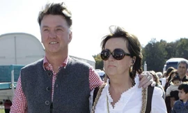 Ở nhà Van Gaal “nể” bà Truus một phép.