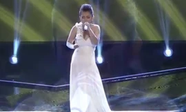 X Factor: Hà Thị My đi chân trần hát ca khúc 'Nuối tiếc'