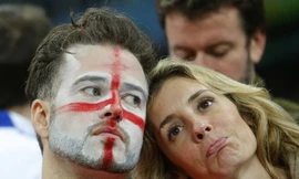 Cổ động viên Anh tuyệt vọng khi “sư tử” gục ngã