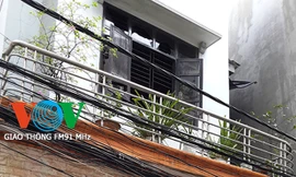 Chập điện, ngôi nhà 2 tầng bốc lửa khói ngùn ngụt 