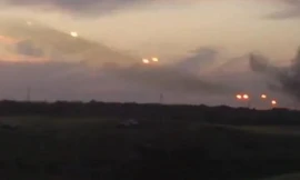 10 video ‘hot’: Pháo kích rực trời Mariupol