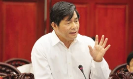 “Tôi thấy hơi đặc biệt, rất cam go, có lẽ do quá phức tạp”, Bộ trưởng Vinh than thở. Ông cũng cho biết sẽ có công văn hỏa tốc gửi các bộ để tháng 9 có thể tập hợp được danh mục cấm đầu tư trình Ủy ban Thường vụ Quốc hội xem xét trước khi trình Quốc hội. Ả