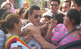 Alexis đã phải trải qua một tuổi thơ khốn khó.